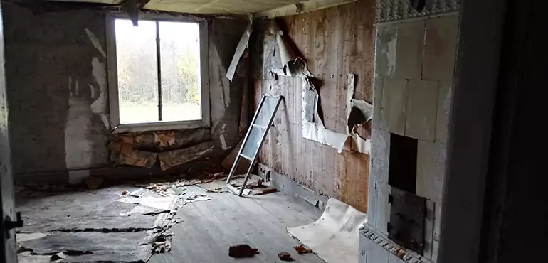 Why Selling a Distressed House Through Traditional Methods Fails in Anaheim